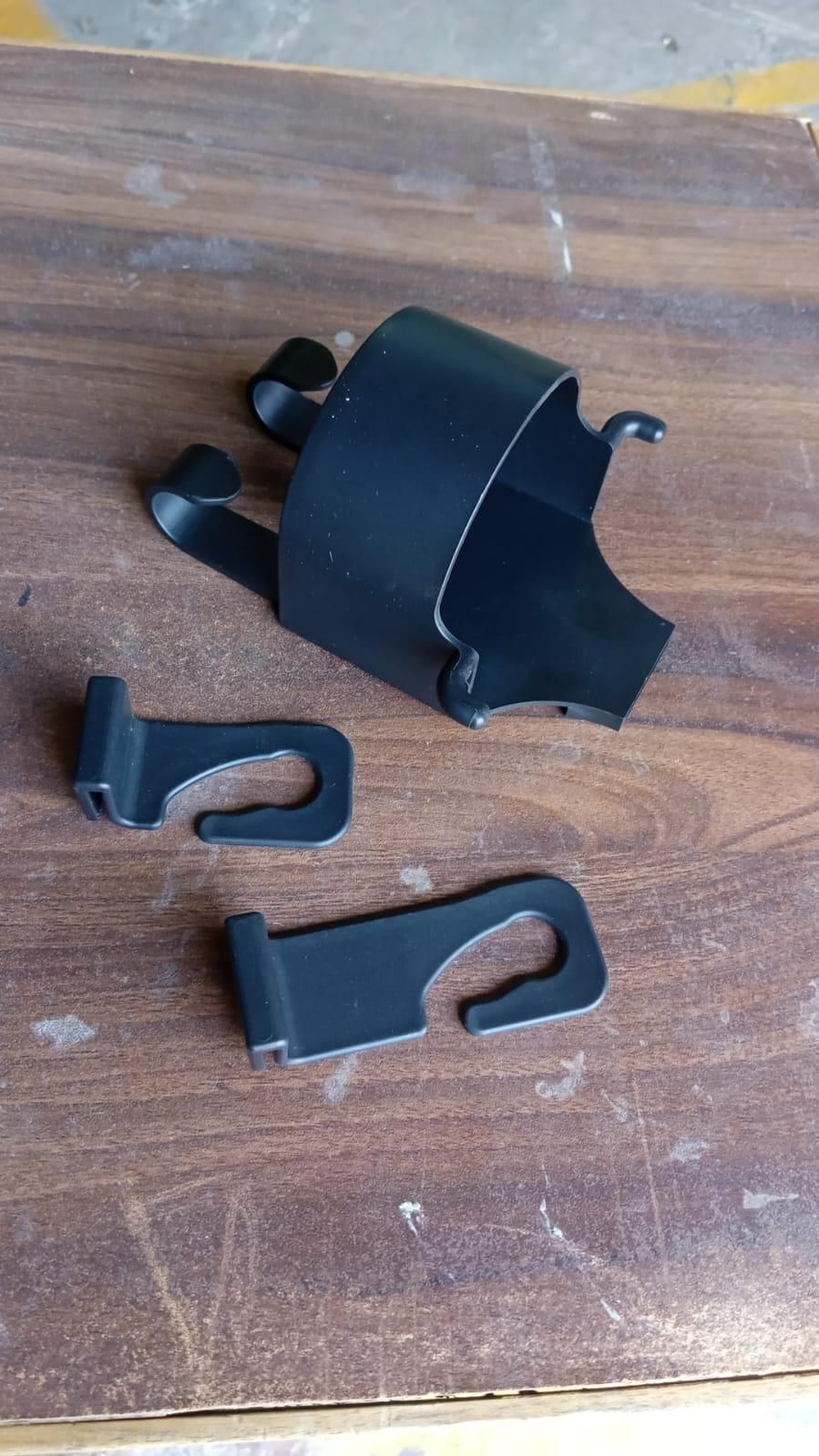 🧺 Multifunctional Hanging Storage Cup & Mobile Holder (Pack of 2)